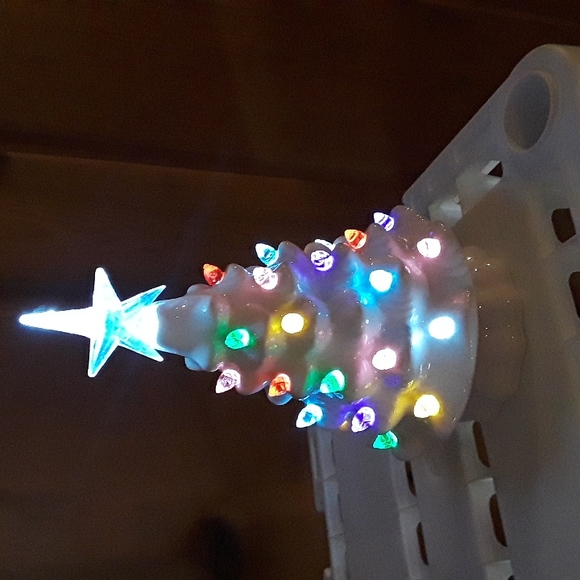 Other - Christmas tree light up